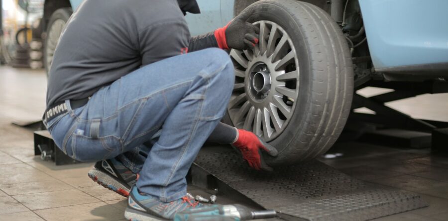 Łącznik stabilizatora – czym jest i jak wymieniać?