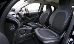 Pranie tapicerki samochodowej – czym i jak