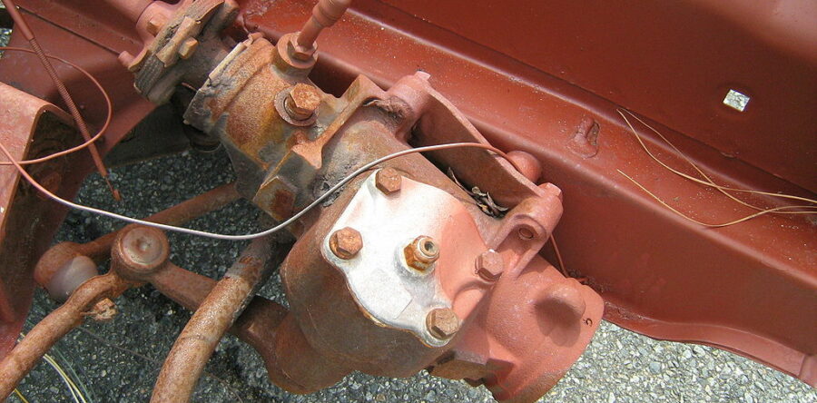 Regeneracja przekładni kierowniczej – kiedy ma sens?